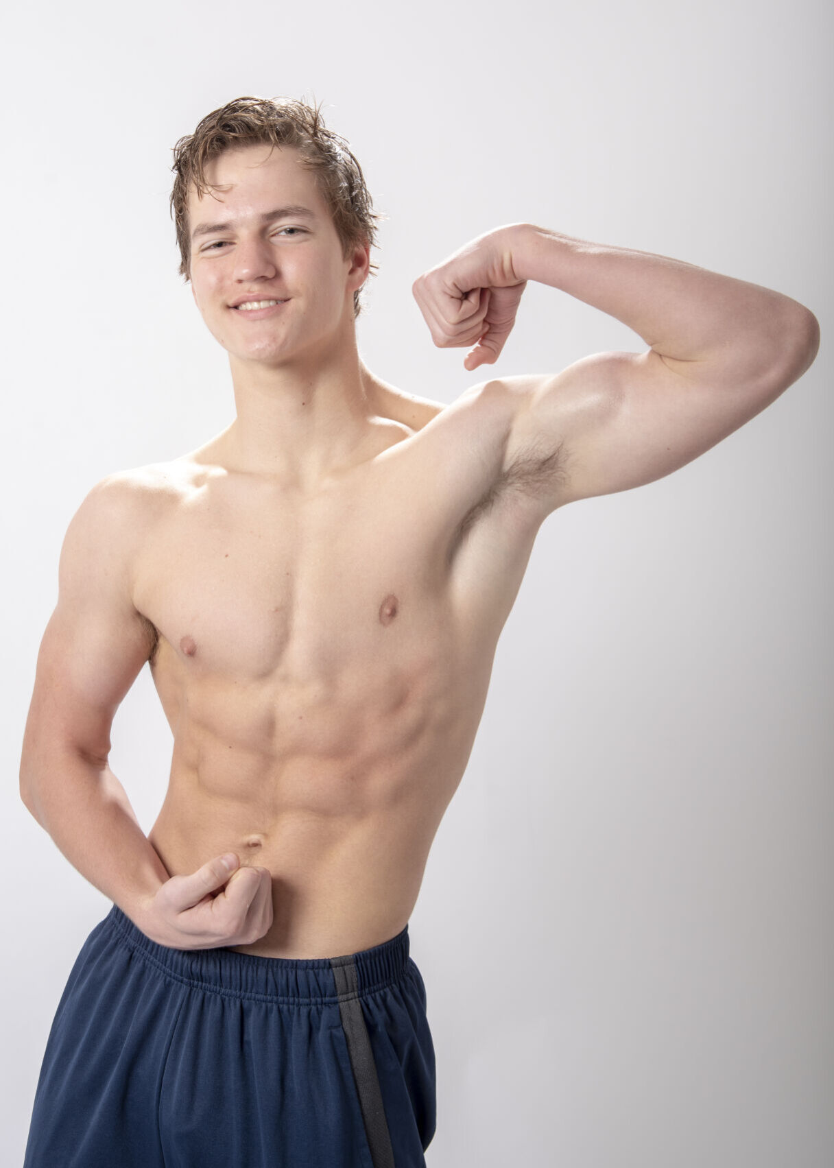 11202022 2 Evan Piercy swimming